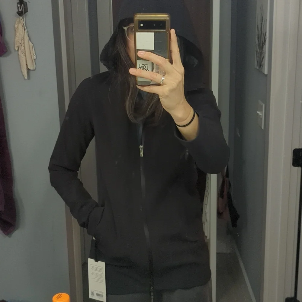 Lululemon repelshell rain jacket - Picture 6 of 6